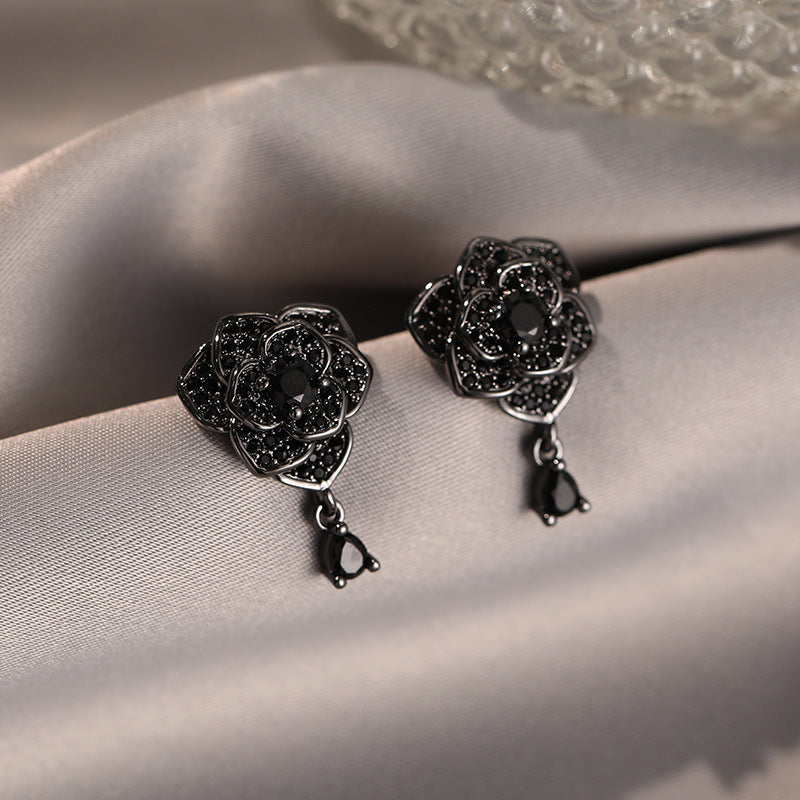 Fashionable Elegant Black Rose Stud Earrings For Women