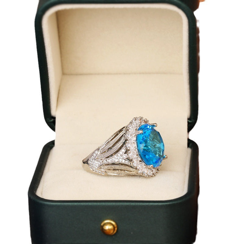 Italian Court Retro Hollow Female Ring